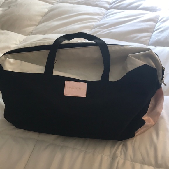 victoria secret duffle bag free